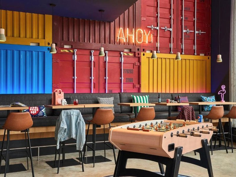 Moxy Southamptonの写真