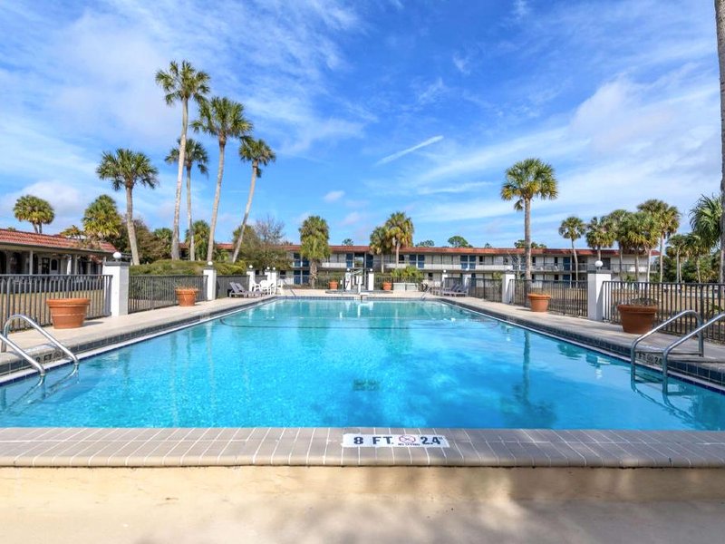 Motel 6 Spring Hill, FL - Weeki Wacheeの写真