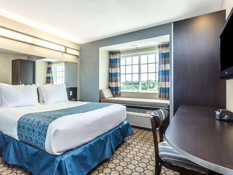 マイクロテル イン&スイーツ バイ ウィンダム スプリングヒル ウィーキ ワチー (Microtel Inn & Suites by Wyndham Spring Hill/Weeki Wachee)の写真