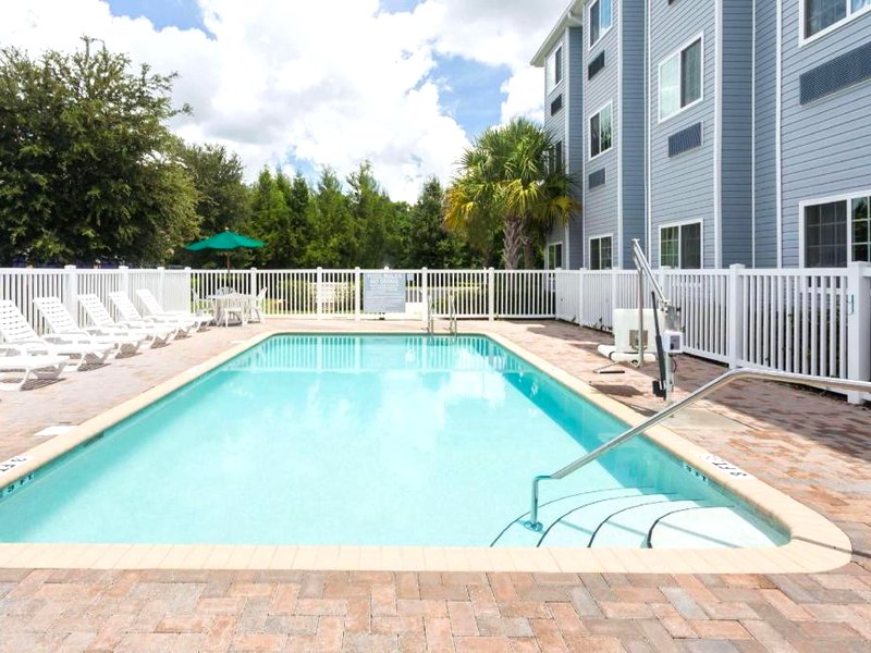 マイクロテル イン&スイーツ バイ ウィンダム スプリングヒル ウィーキ ワチー (Microtel Inn & Suites by Wyndham Spring Hill/Weeki Wachee)の写真