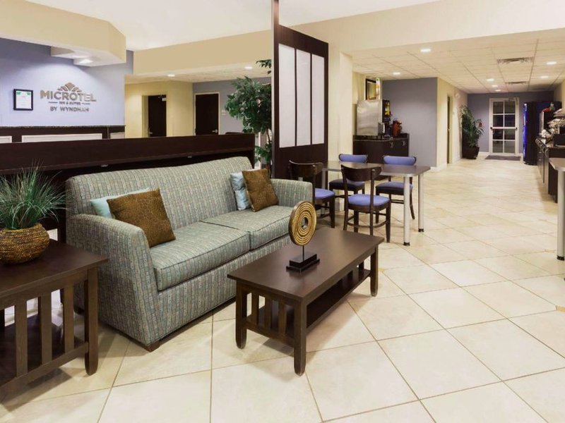 マイクロテル イン&スイーツ バイ ウィンダム スプリングヒル ウィーキ ワチー (Microtel Inn & Suites by Wyndham Spring Hill/Weeki Wachee)の写真