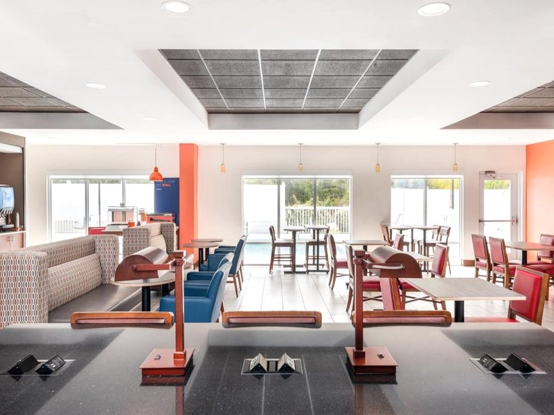 Holiday Inn Express & Suites Spring Hill By IHGの写真
