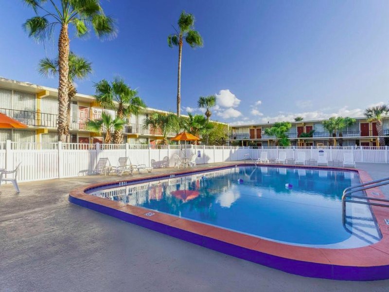 ハワード ジョンソン バイ ウィンダム レイクランド (Howard Johnson by Wyndham Lakeland)の写真