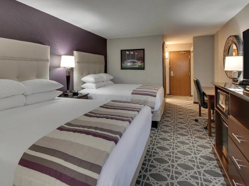ドゥルーリー イン アンド スイーツ ポプラー ブラフ (Drury Inn and Suites Poplar Bluff)の写真