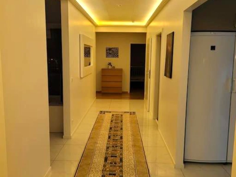 Beautiful terraced house with private parkingの写真