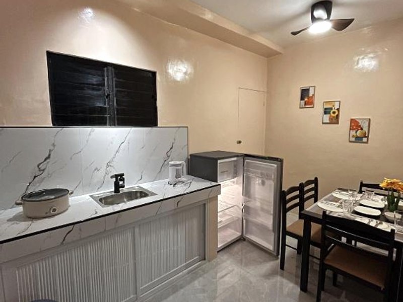 ［ガラス］一軒家（m²）｜ 2ベッドルーム／1バスルーム (Jed’s Place Airbnb)の写真