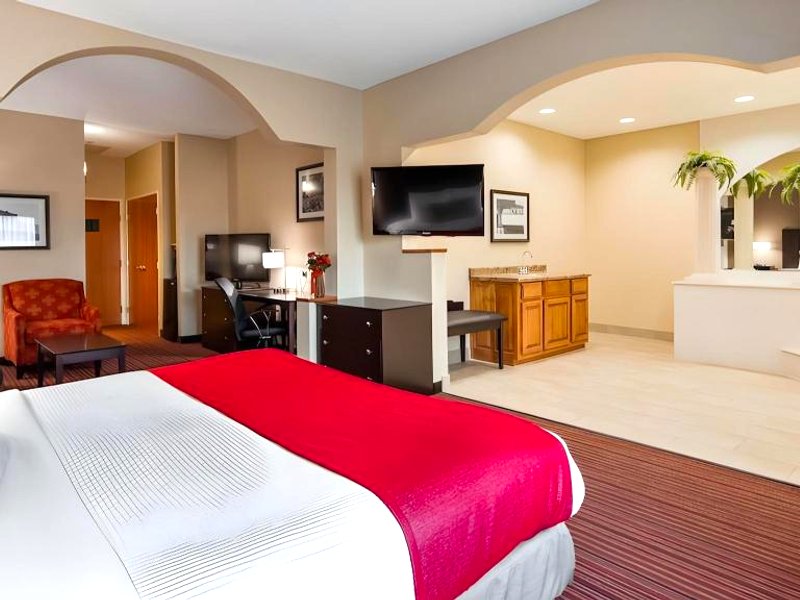 ベストウェスタン プラス ブラッドベリ イン アンド スイーツ (Best Western Plus Bradbury Inn and Suites)の写真