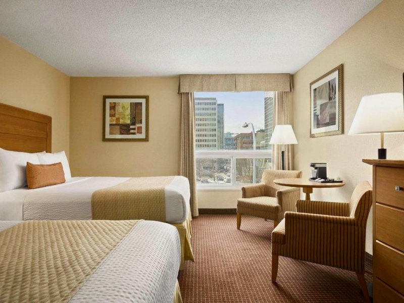 デイズ イン バイ ウィンダム エドモントン ダウンタウン (Days Inn by Wyndham Edmonton Downtown)の写真