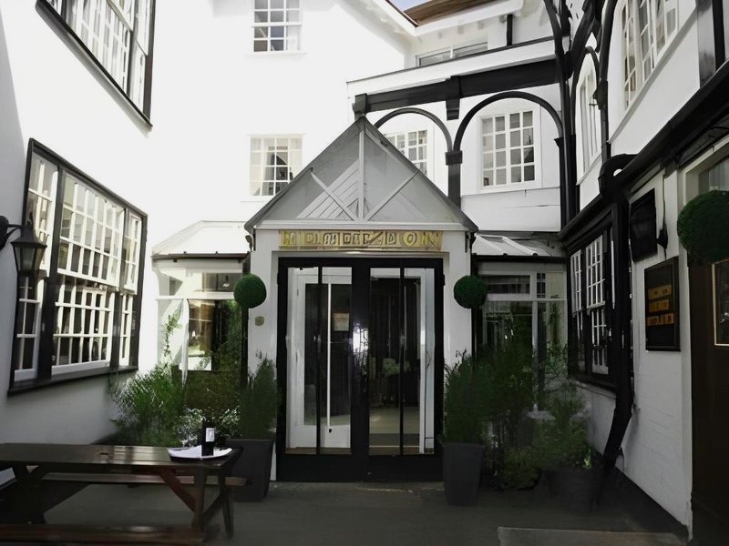 Talbot Hotelの写真
