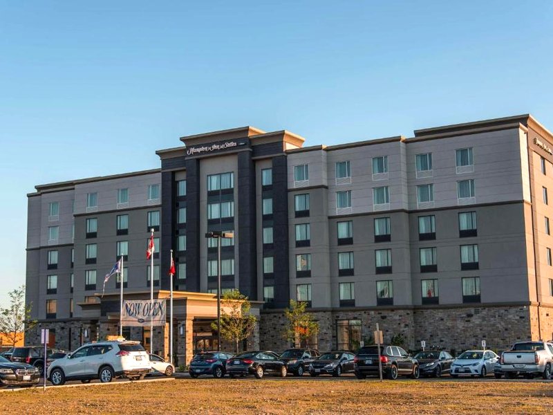 Hampton Inn & Suites by Hilton Boltonの写真