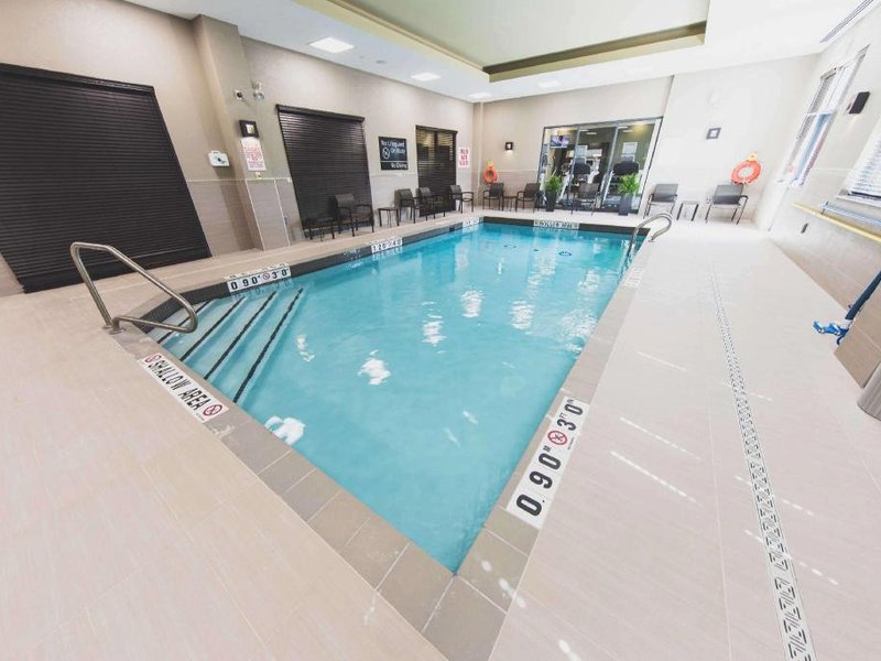 Hampton Inn & Suites by Hilton Boltonの写真