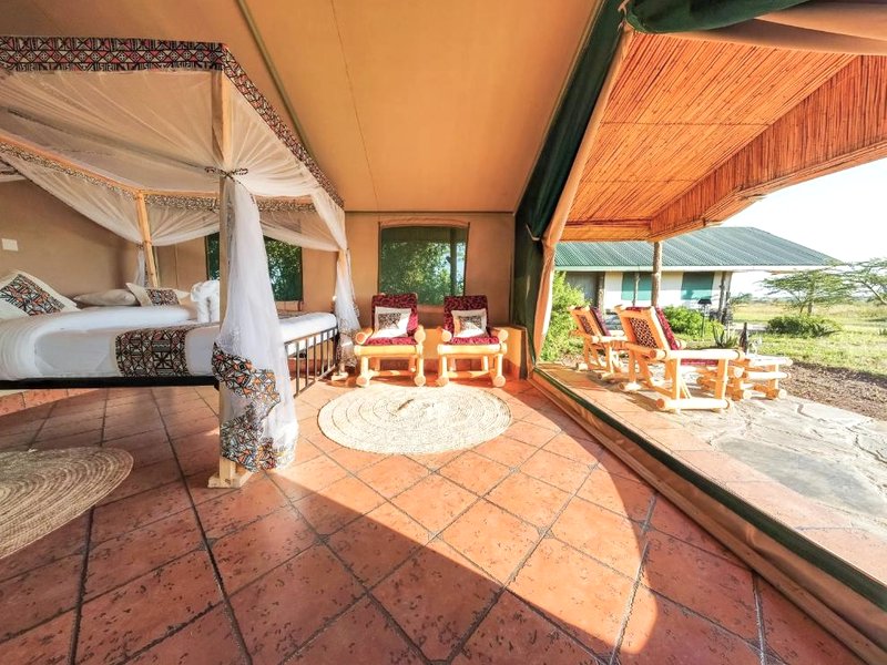 ゼブラ ケマンゴア ブッシュ テンテッド ロッジ (Zebra kemangore Bush Tented Lodge)の写真