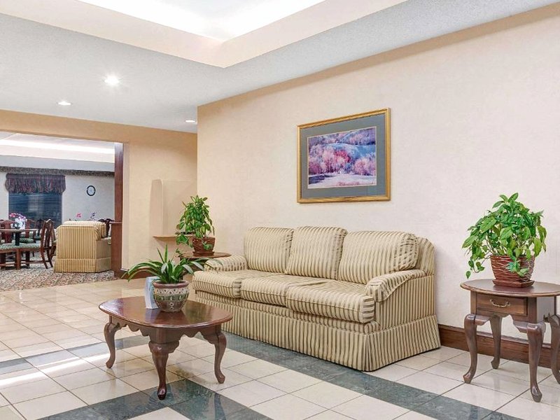 デイズ イン バイ ウィンダム バーリントン イースト (Days Inn by Wyndham Burlington East)の写真