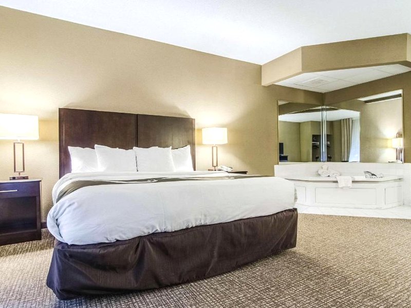 Quality Suites Graham - Burlington Southの写真