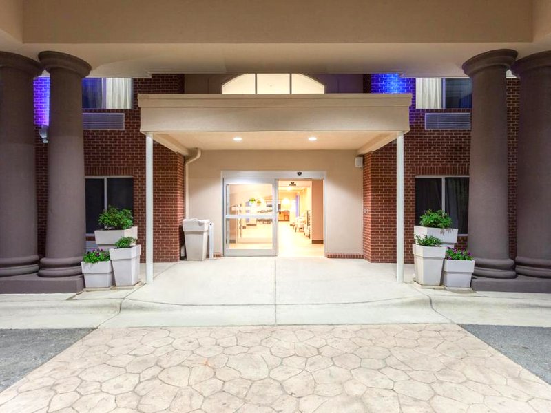 ホリデイ イン エクスプレス ホテル ＆ スイーツ メベーン バイ IHG (Holiday Inn Express Hotel & Suites Mebane By IHG)の写真