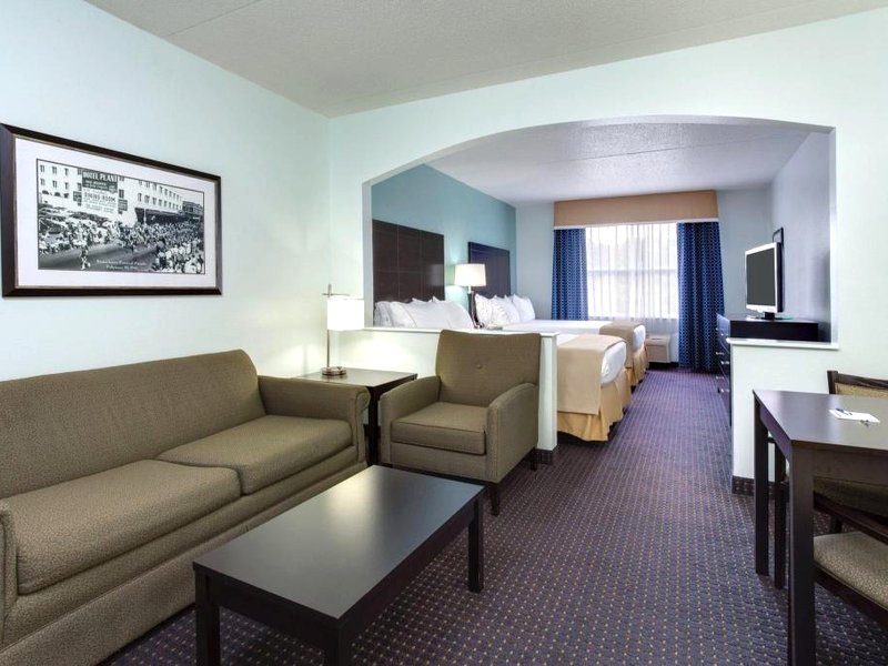 Holiday Inn Express & Suites Plant City By IHGの写真