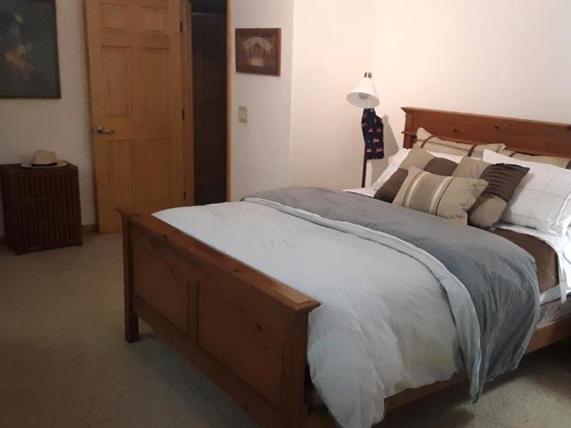 Winterfell Inn - No Xtra Fees, Dogs OK, King & Queen Suitesの写真