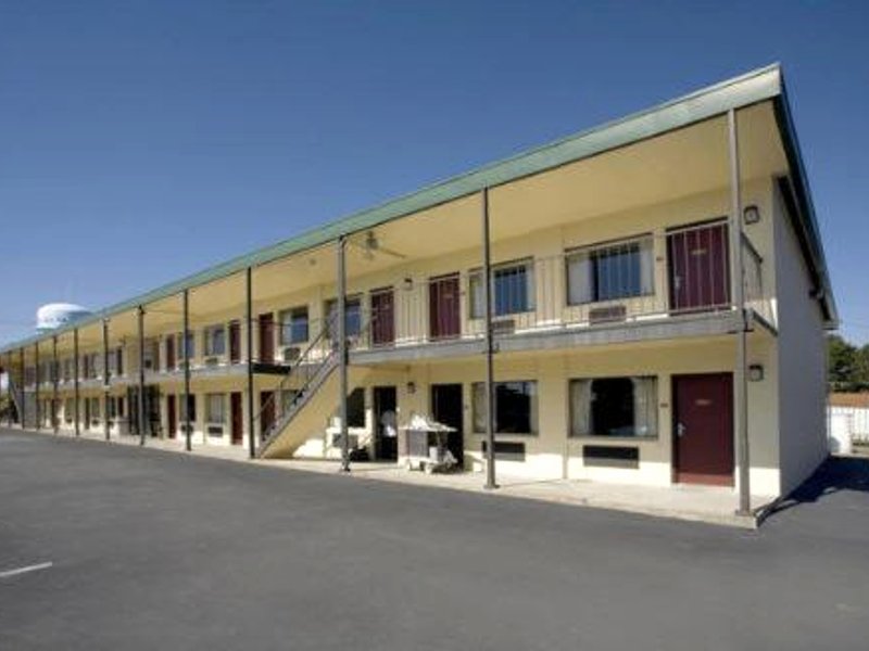 Americas Express Inn South Hillの写真