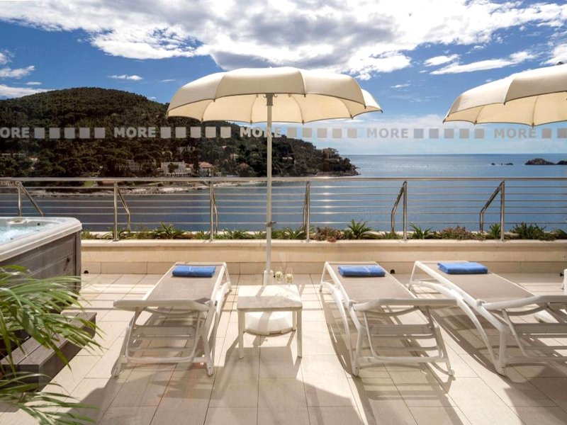 ホテル モレ (Boutique Hotel More)の写真