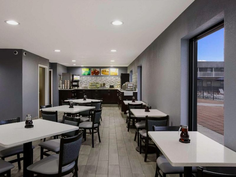 クオリティ イン ＆ スイーツ ビッグ ラピッズ ニア ユニバーシティ (Quality Inn & Suites Big Rapids near University)の写真