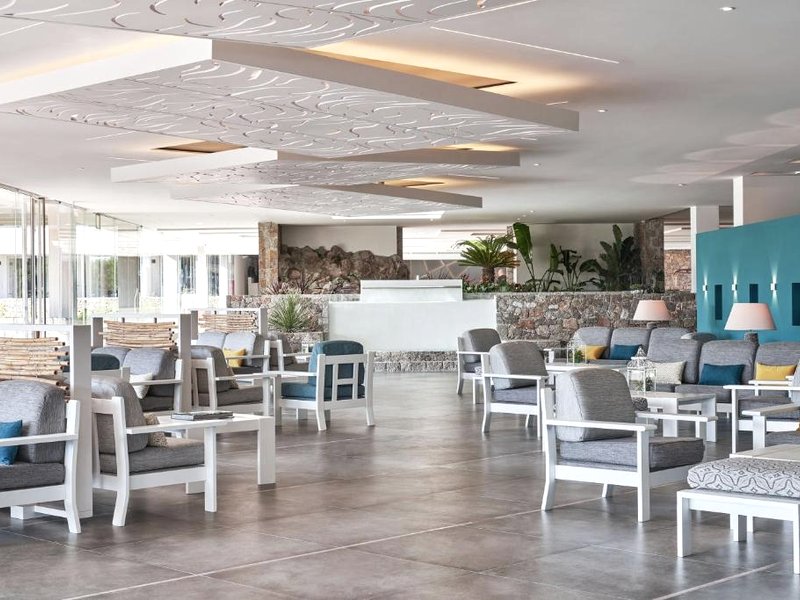 AKS Porto Heli Hotelの写真