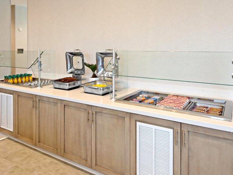 ステイブリッジ スイーツ ロングビーチ エアポート バイ IHG (Staybridge Suites Long Beach Airport By IHG)の写真