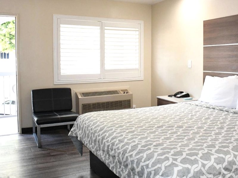 ロング ビーチ コンベンション センター トラベロッジ (Travelodge by Wyndham Long Beach Convention Center)の写真