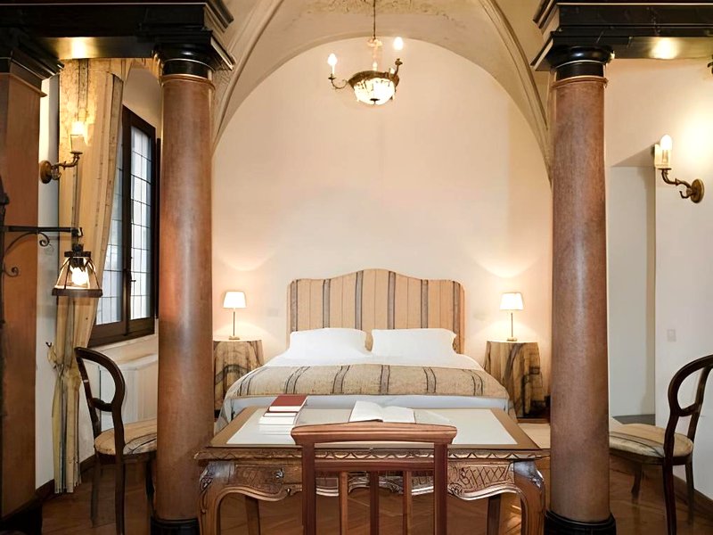 パラッツォ ラビーザ (Palazzo Ravizza)の写真