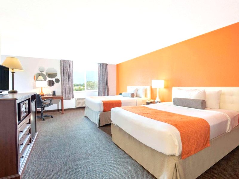 Howard Johnson Hotel & Suites by Wyndham Oacomaの写真
