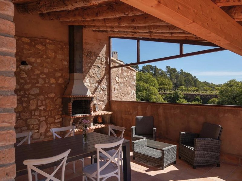 Cozy apartment in Orpí with pool (Cozy apartment in Orpi with pool)の写真