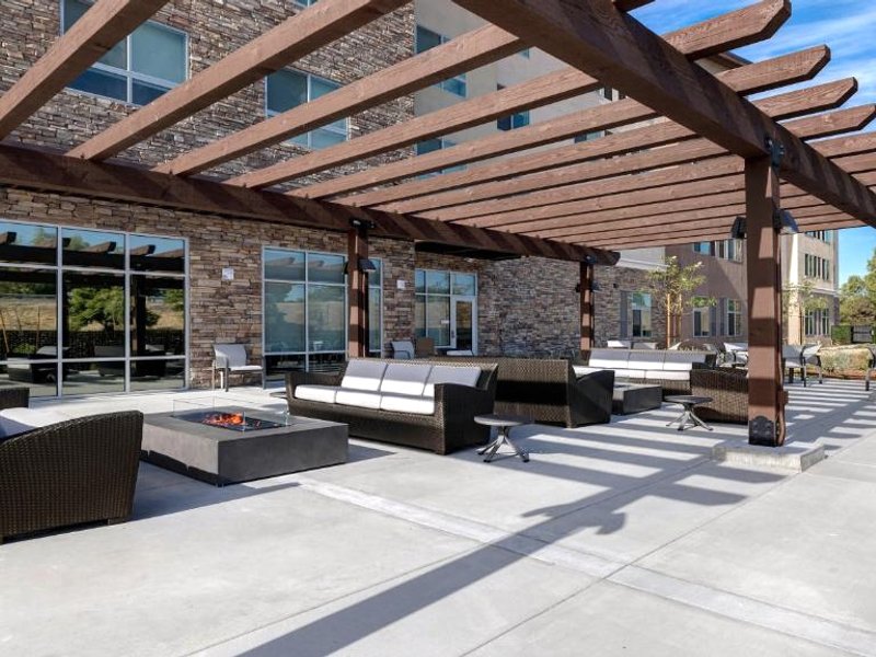 ホリデイ イン エクスプレス ＆ スイーツ チノ ヒルズ by IHG (Holiday Inn Express & Suites Chino Hills by IHG)の写真