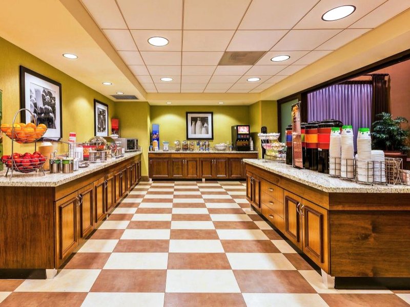 ハンプトン イン&スイーツ チノヒルズ (Hampton Inn & Suites Chino Hills)の写真