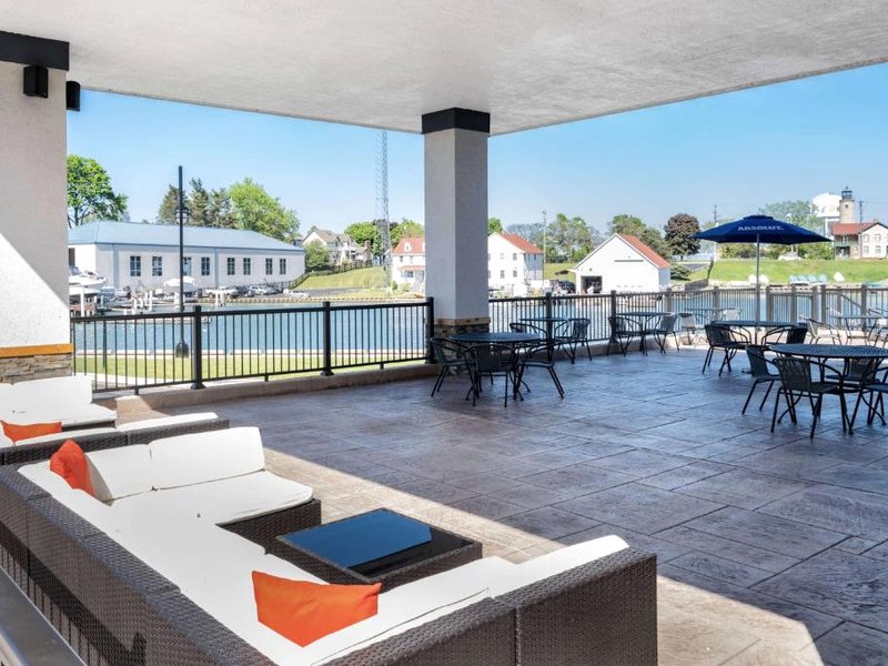 ウィンダム ガーデン キノーシャ ハーバーサイド (Wyndham Garden Kenosha Harborside)の写真