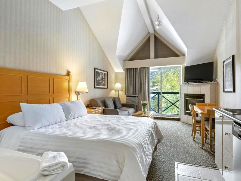 ピナクル ホテル ウィスラー (Pinnacle Hotel Whistler)の写真