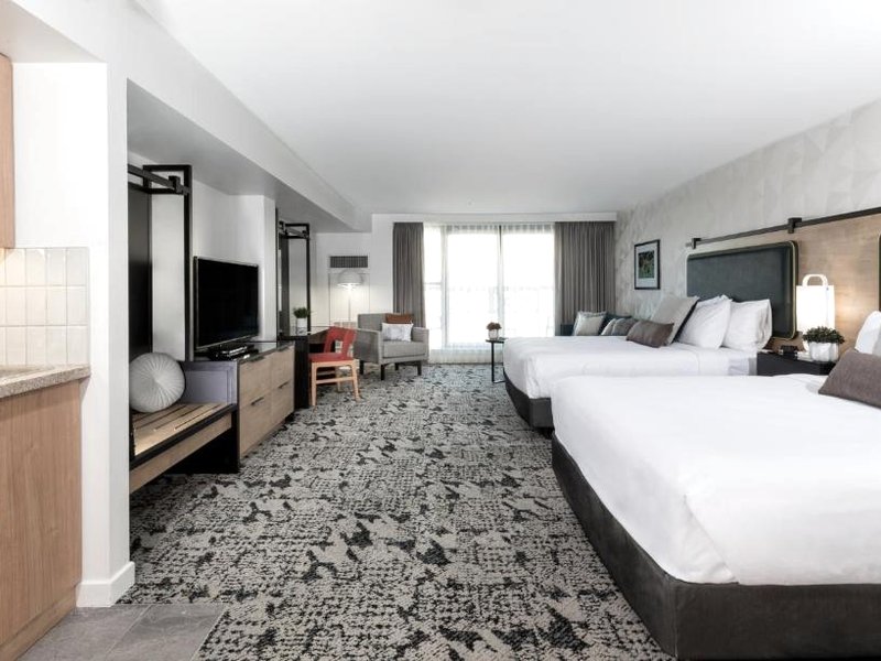ザ クリスタル ロッジ アンド スイーツ (The Crystal Lodge and Suites)の写真