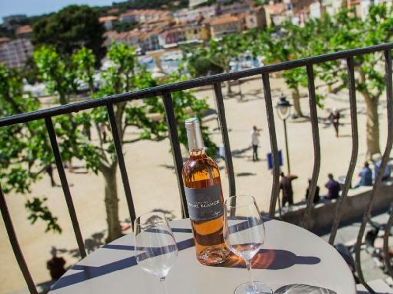 ジ・オリジナルズ・ブティック、ホテル・カシテル (The Originals Boutique, Hôtel Cassitel, Cassis Port)の写真