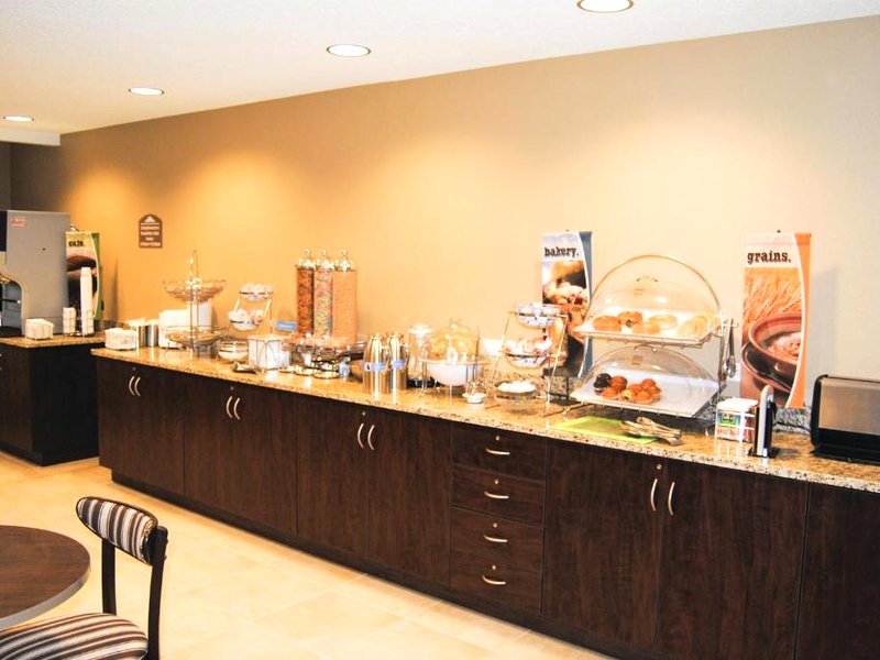 マイクロテル イン&スイーツ バイ ウインダム ミネラル ウェルズ パーカーズバーグ (Microtel Inn & Suites by Wyndham Mineral Wells/Parkersburg)の写真