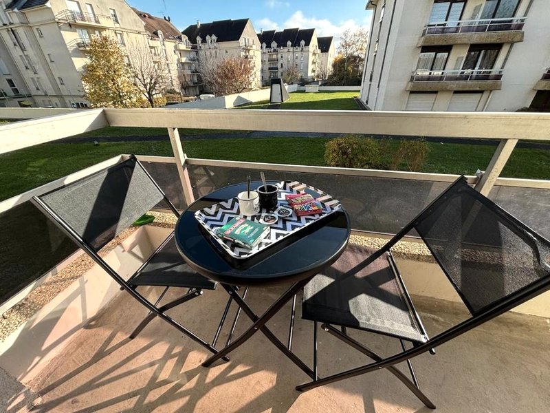 Studio Wi-Fi et balcon, très bien situé (Studio Wi-Fi et balcon, tres bien situe)の写真
