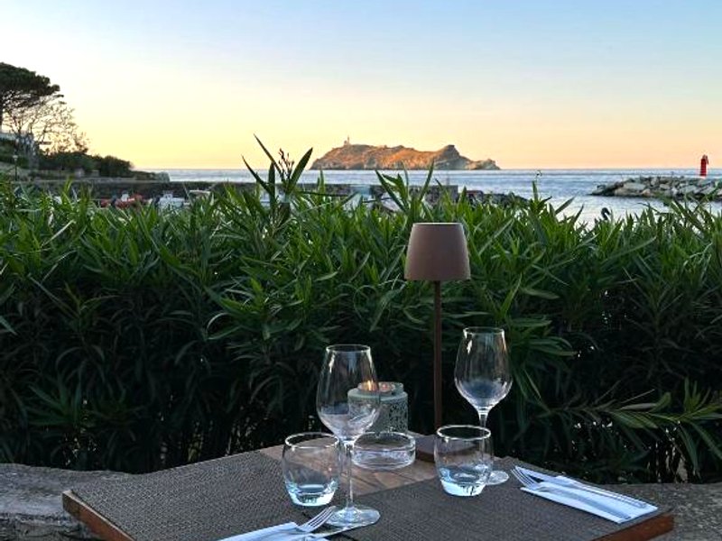 Hôtel Restaurant Petra Cinta (Hotel Restaurant Petra Cinta)の写真