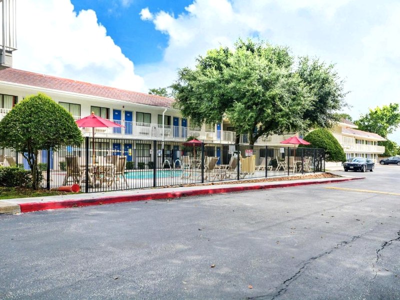 Motel 6 Huntsville, TXの写真