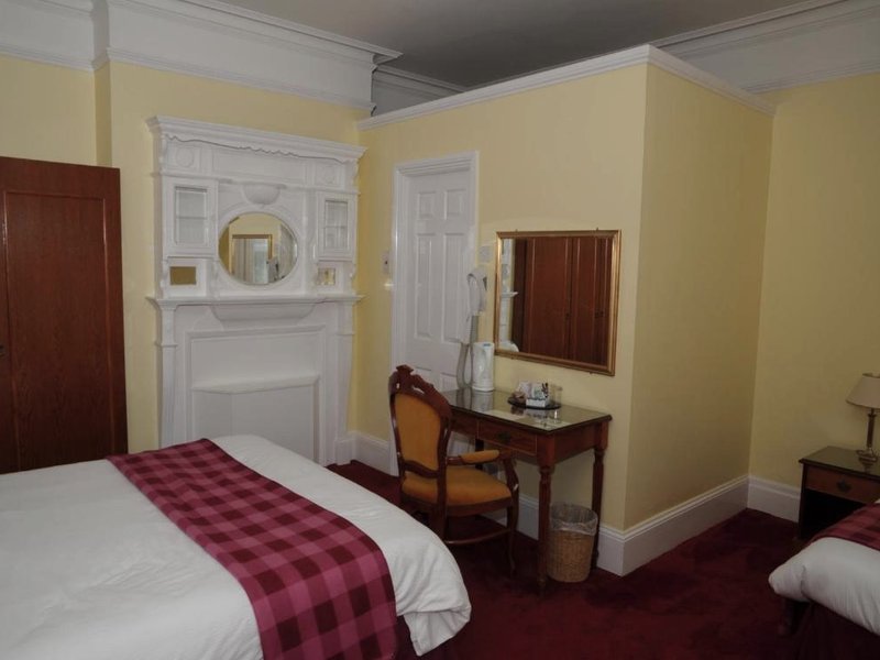 ウィンブルハースト ホテル (Wimblehurst Hotel)の写真