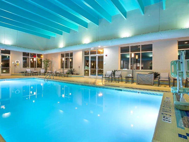 ホリデイ イン ユニバーシティ プラザ ボウリング グリーン バイ IHG (Holiday Inn University Plaza-Bowling Green By IHG)の写真