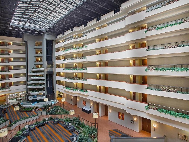 ホリデイ イン ユニバーシティ プラザ ボウリング グリーン バイ IHG (Holiday Inn University Plaza-Bowling Green By IHG)の写真