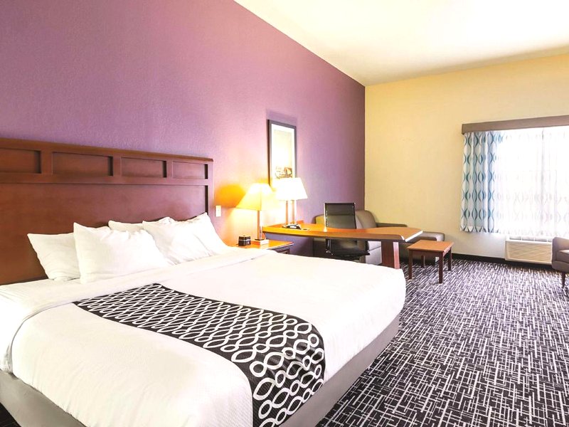 ラ キンタ イン & スイーツ バイ ウィンダム ボーリング グリーン (La Quinta Inn & Suites by Wyndham Bowling Green)の写真