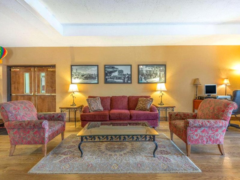 ラマダ バイ ウィンダム アルバカーキー エアポート (Ramada by Wyndham Albuquerque Airport)の写真