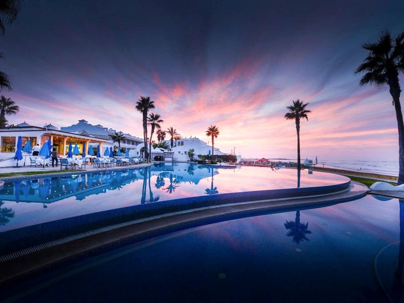 Amphitrite Beach Resort & Convention Centreの写真