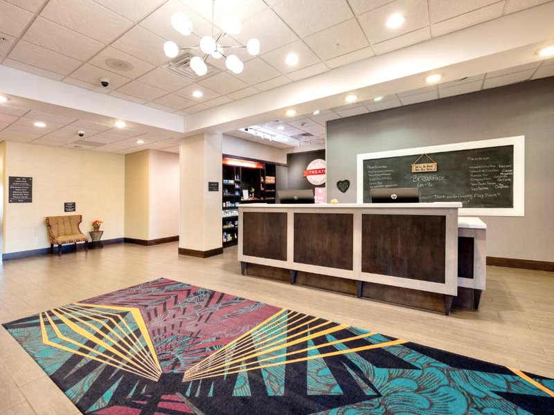 Flag Point Inn & Suites Prattの写真