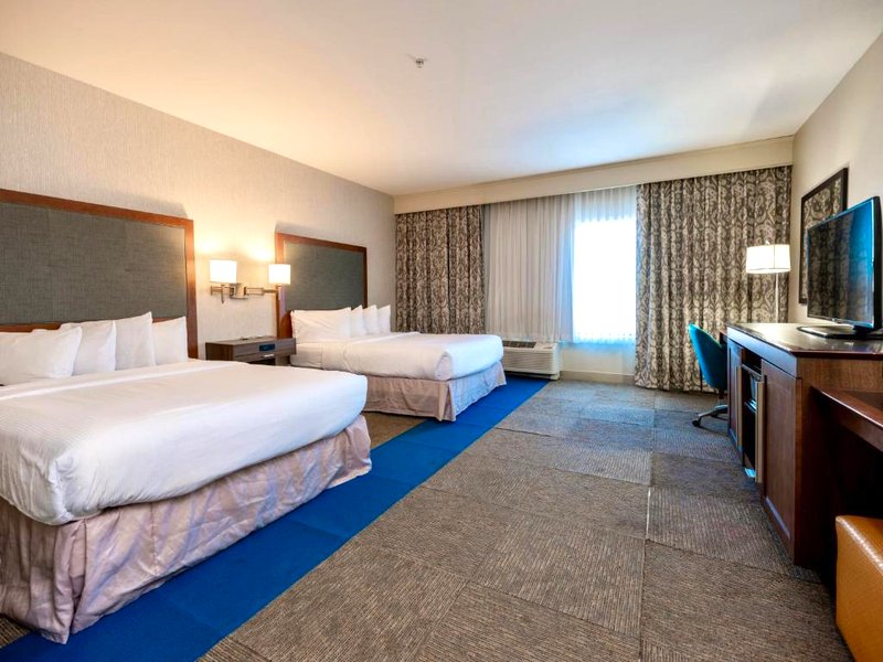 Flag Point Inn & Suites Prattの写真