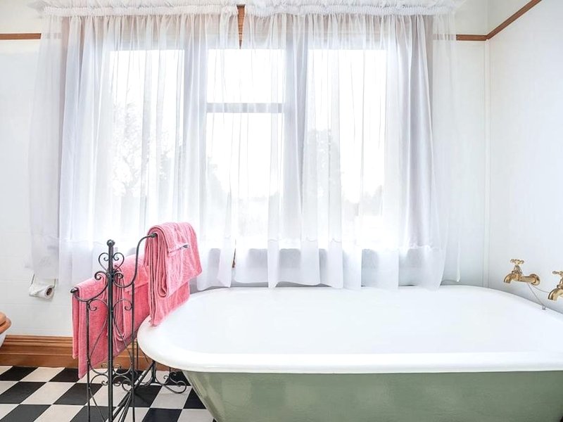 The Fern & Thistle Luxury Accommodation- Drinks, Hotpool, Saunaの写真