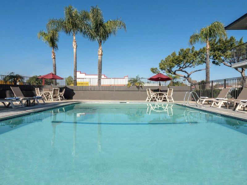 Motel 6 Fontana, CAの写真